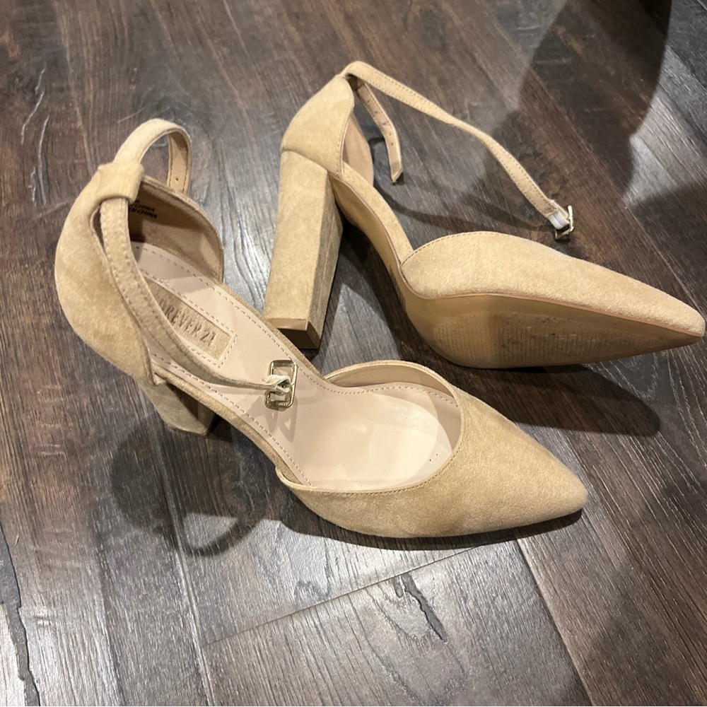 Forever 21 high heels size 8 used nude suede